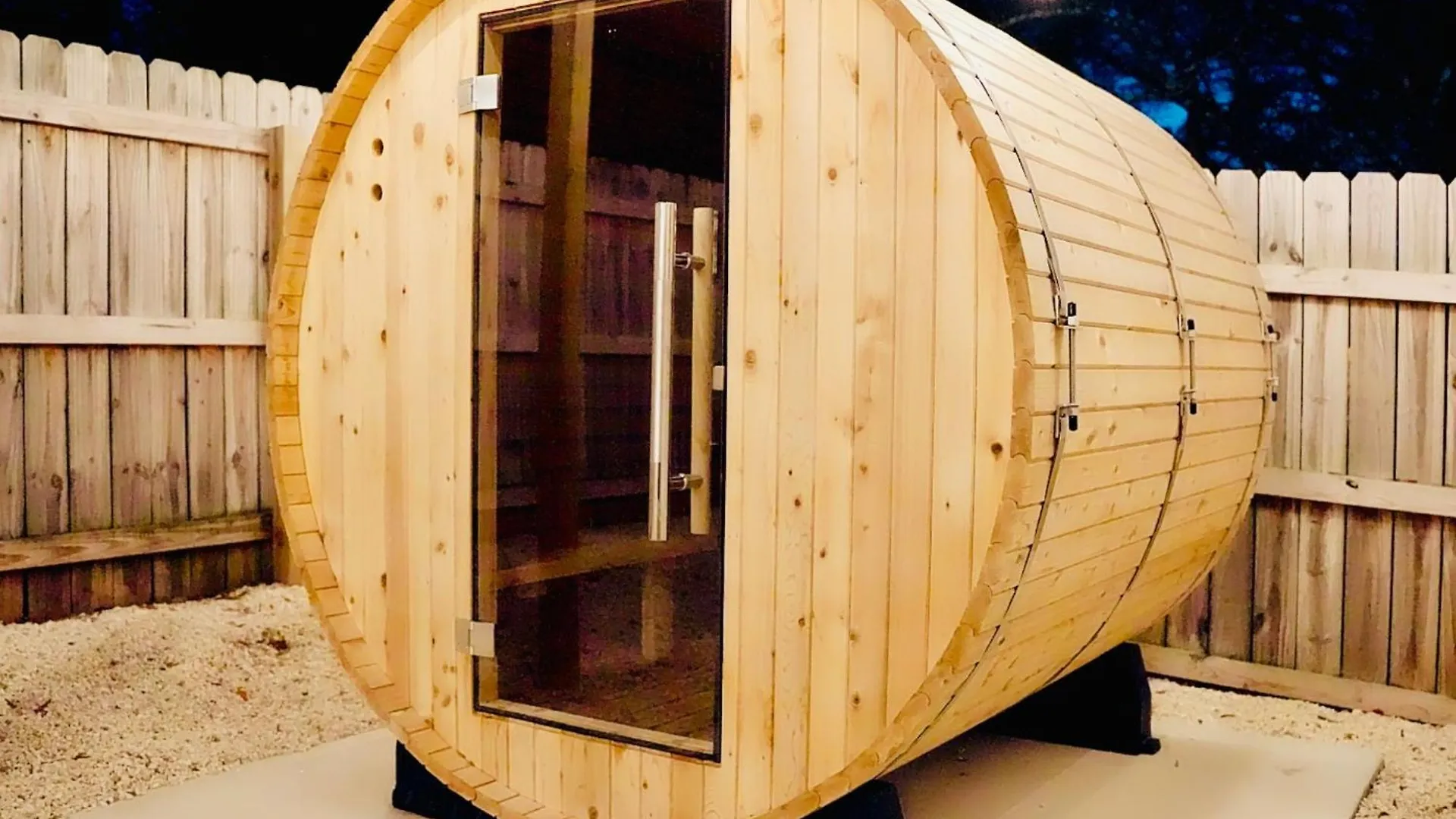 Venetian Beds, Outdoor Barrel Sauna, Hot Tub, Cold Plunge Charlotte Apartament