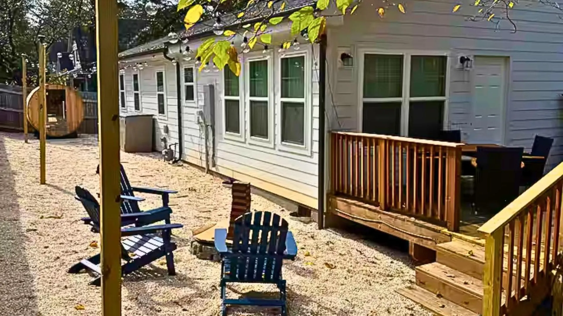 Venetian Beds, Outdoor Barrel Sauna, Hot Tub, Cold Plunge Charlotte