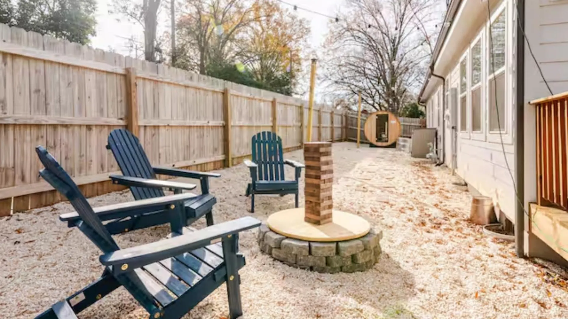 Venetian Beds, Outdoor Barrel Sauna, Hot Tub, Cold Plunge Charlotte