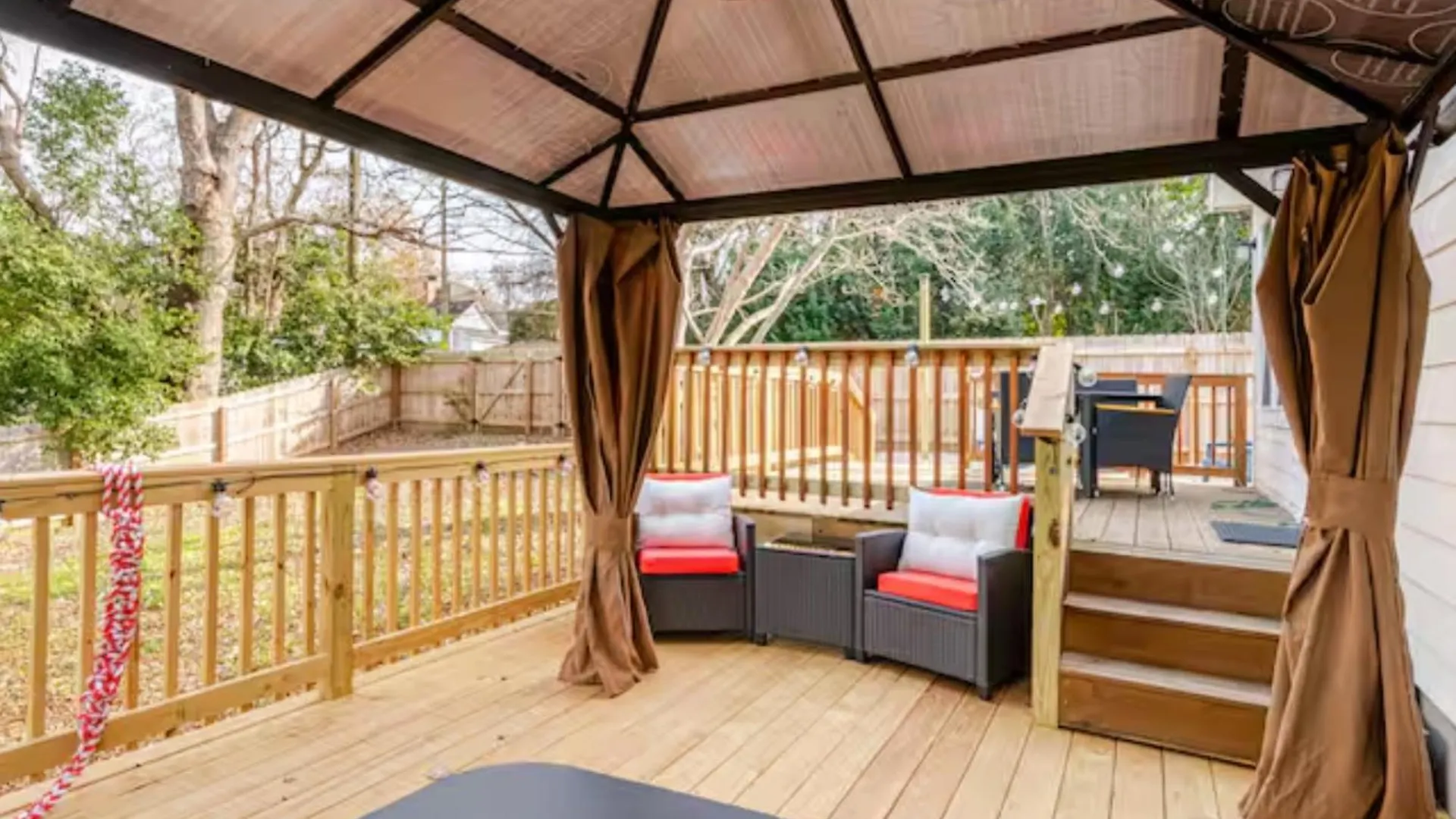 Venetian Beds, Outdoor Barrel Sauna, Hot Tub, Cold Plunge Charlotte