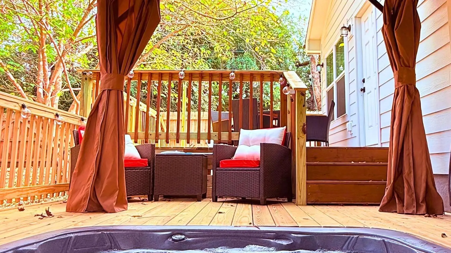 Venetian Beds, Outdoor Barrel Sauna, Hot Tub, Cold Plunge Charlotte 0*,